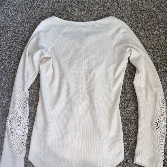 Temperance long sleeve shirt ! - Picture 2 of 3